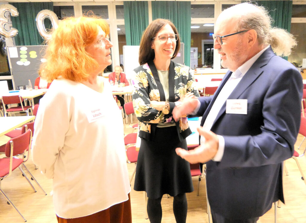 Hauptorganisatorin Siglinde Lösch mit der Patenbegleiterin Frau Dr. Ullmann und Ludwig Gunkel